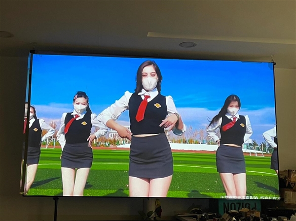 影仪选购策略：适合小客厅使用的投影仪推荐九游会j9入口登录新版2024年小客厅投(图12)